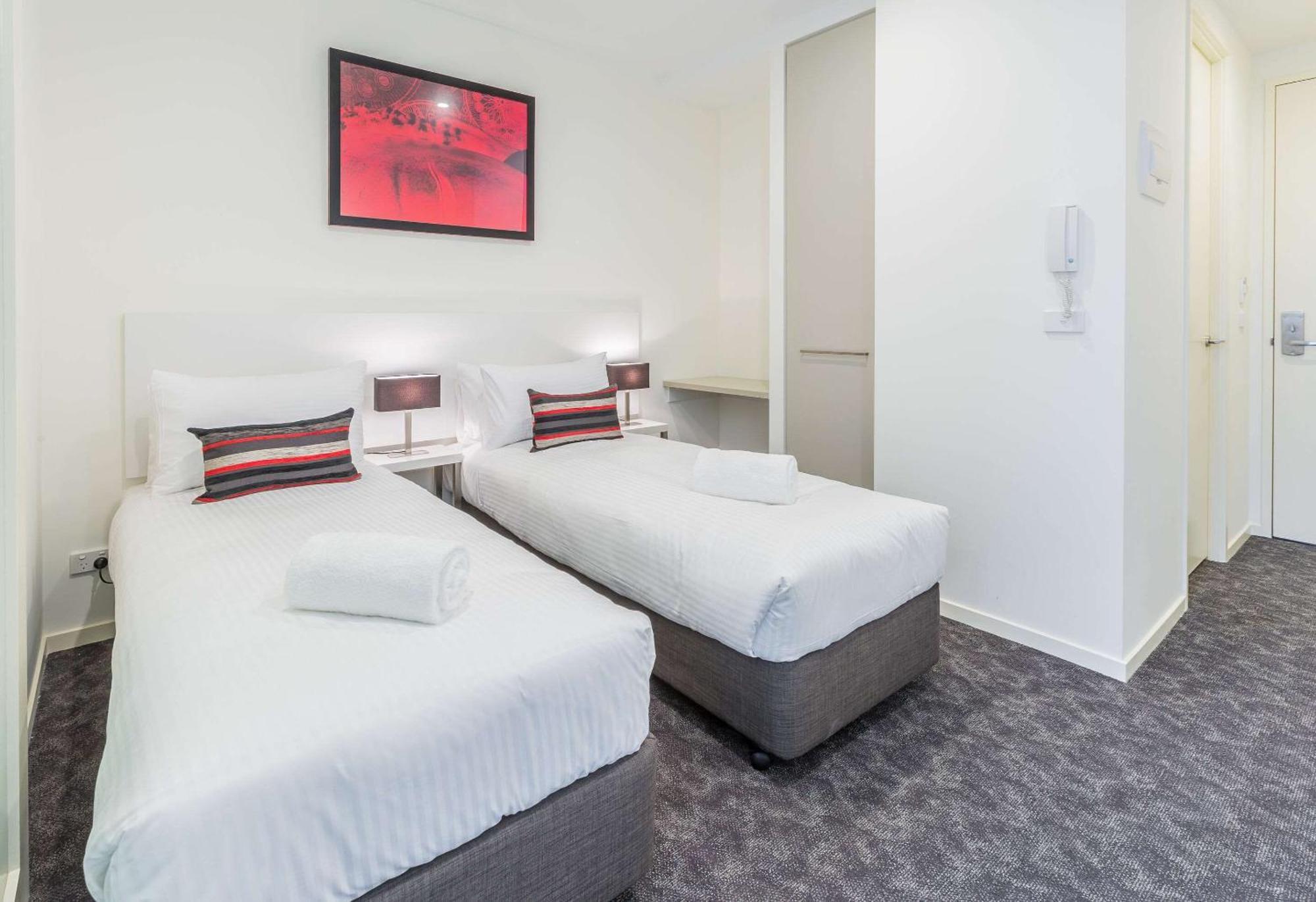 Comfort Apartments Box Hill Exterior photo